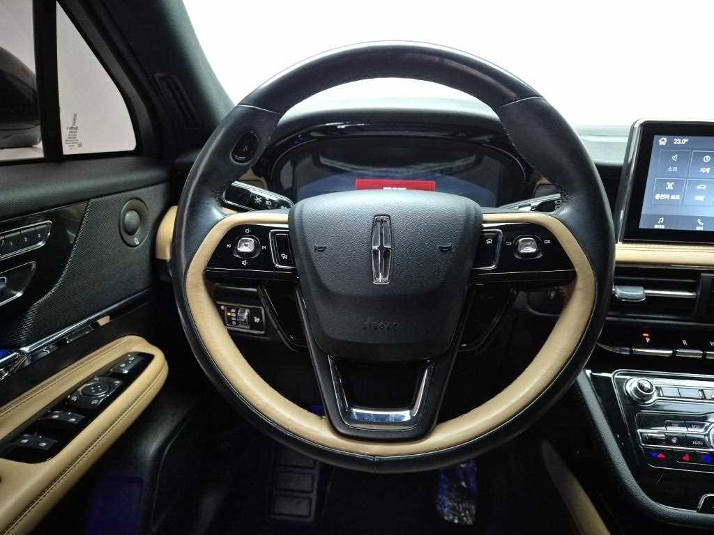 Lincoln Corsair - Vista 9