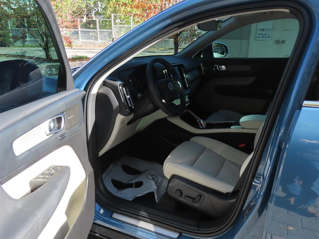 Volvo XC40 2024 Azul - Importación desde Corea - HF Imports Iquique - Foto 13