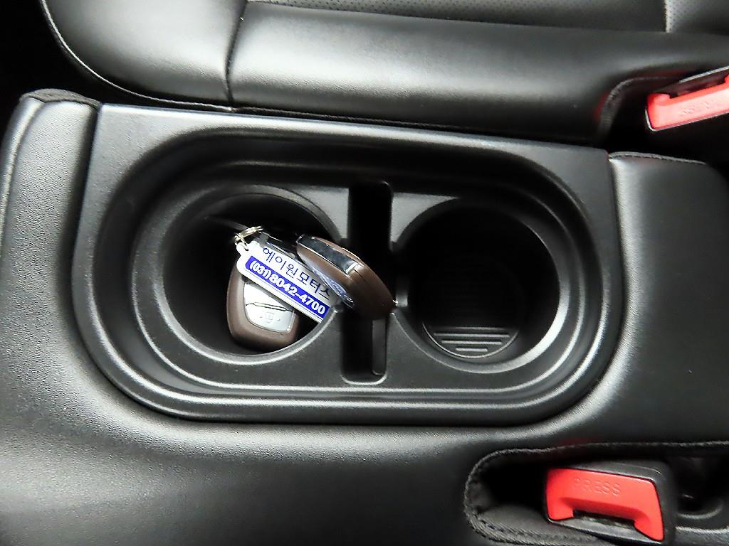 HYUNDAI Casper - Vista 12