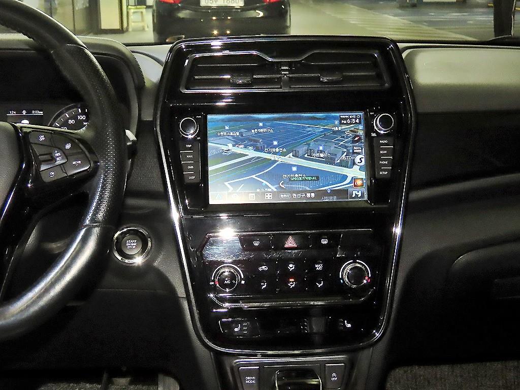 Ssangyong Tivoli - Vista 11