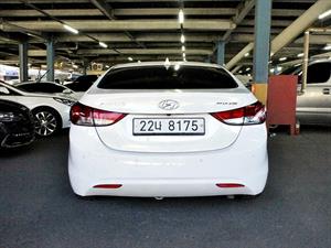 HYUNDAI Avante - Vista 6