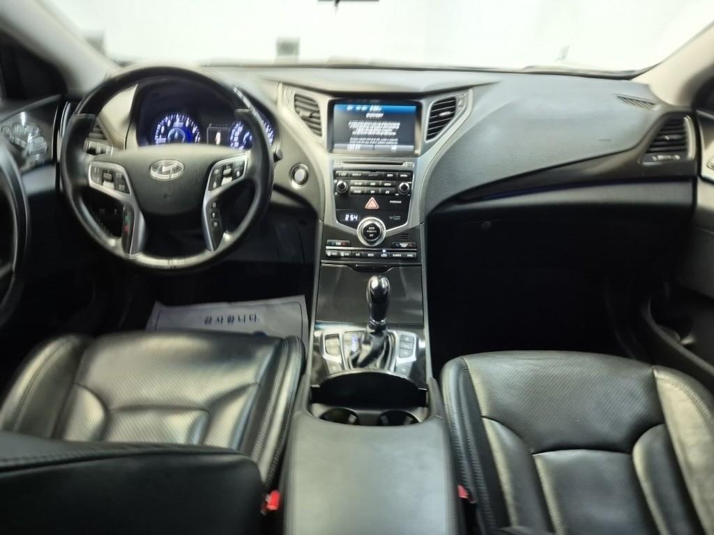 HYUNDAI Grandeur - Vista 7