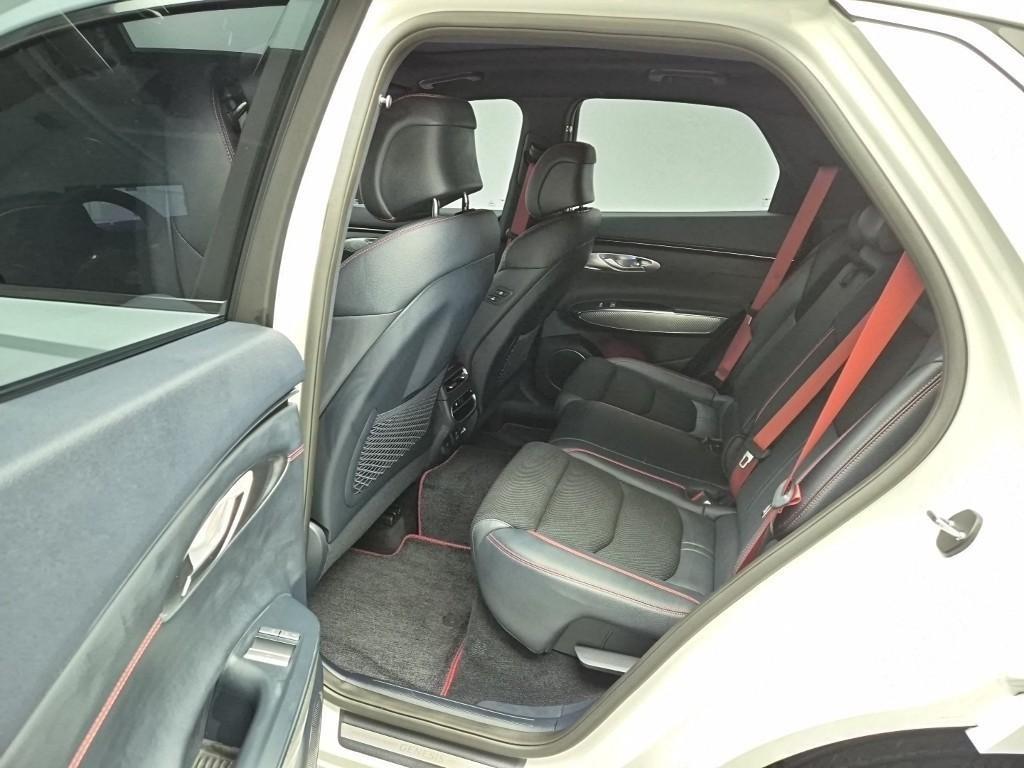 Genesis GV70 - Vista 11