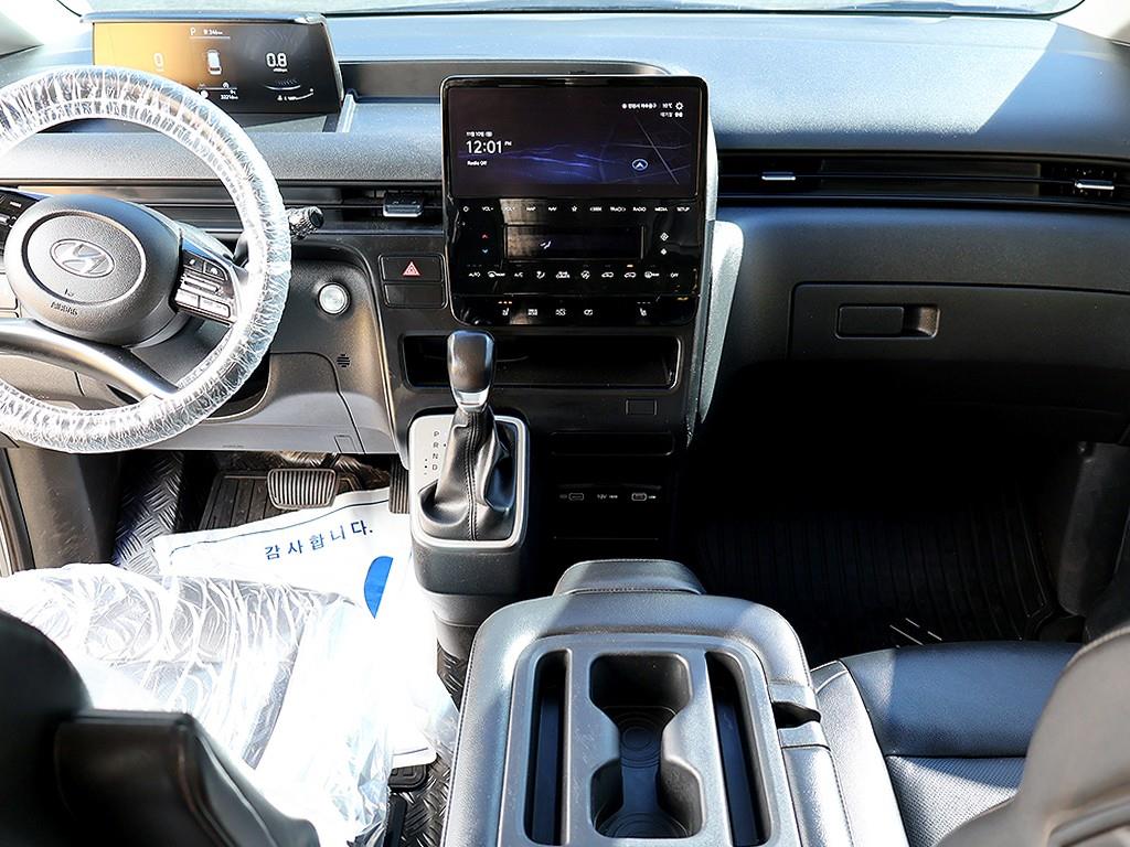 HYUNDAI Staria - Vista 9