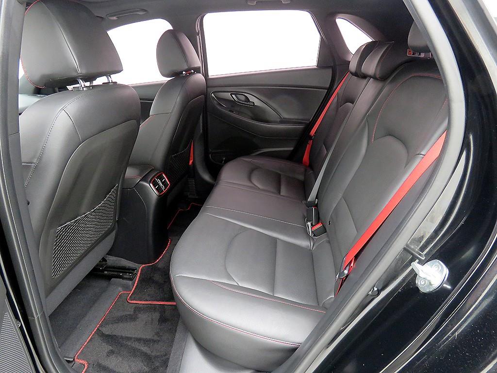 HYUNDAI i30 - Vista 7