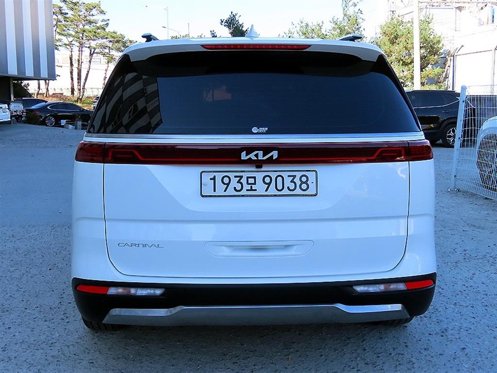 KIA Carnival - Vista 4