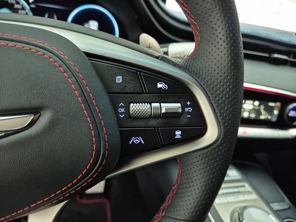 Genesis GV70 - Vista 6