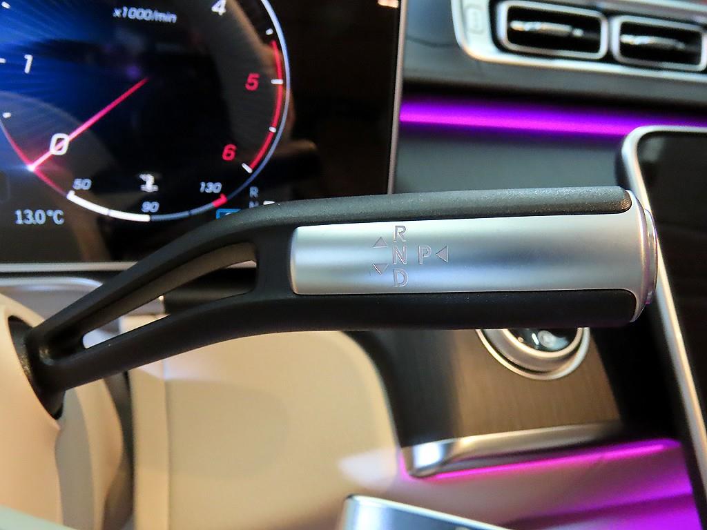 Mercedes Benz S Class - Vista 12