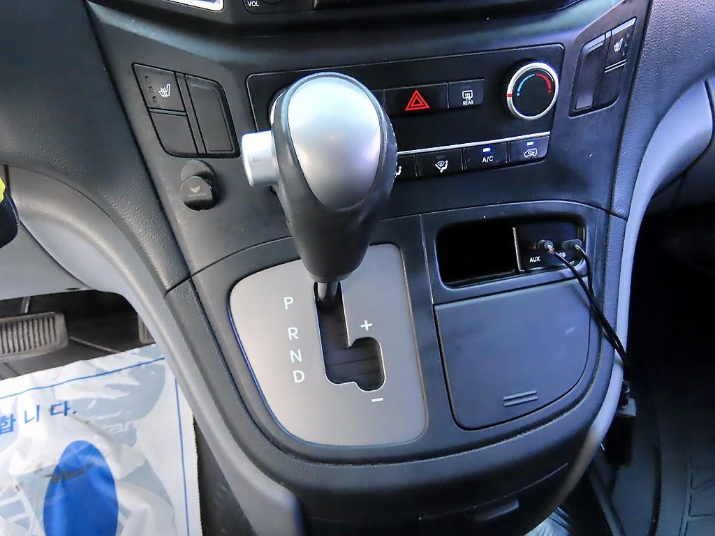 HYUNDAI Starex - Vista 10