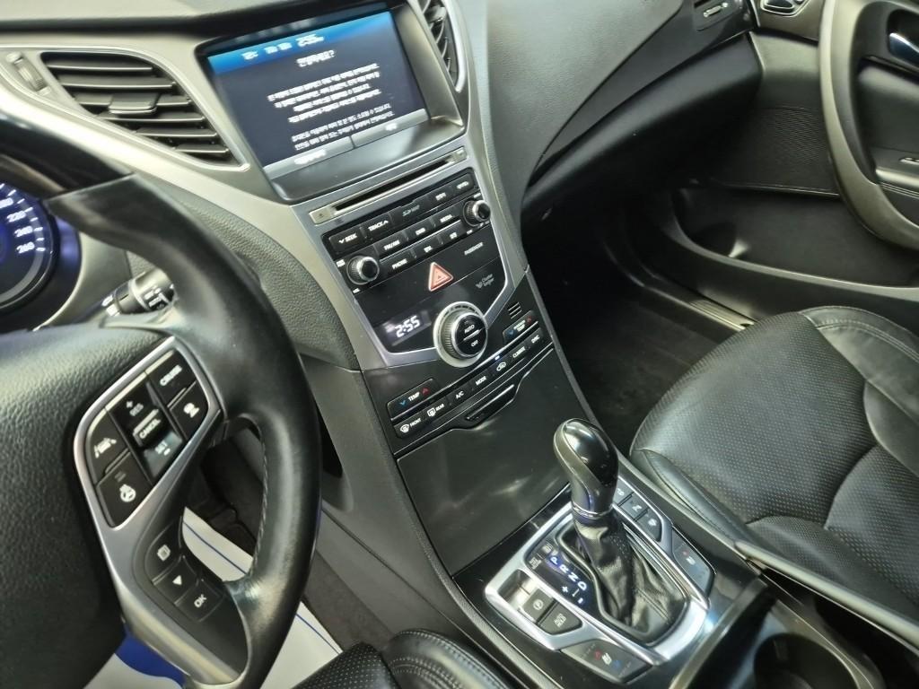 HYUNDAI Grandeur - Vista 10