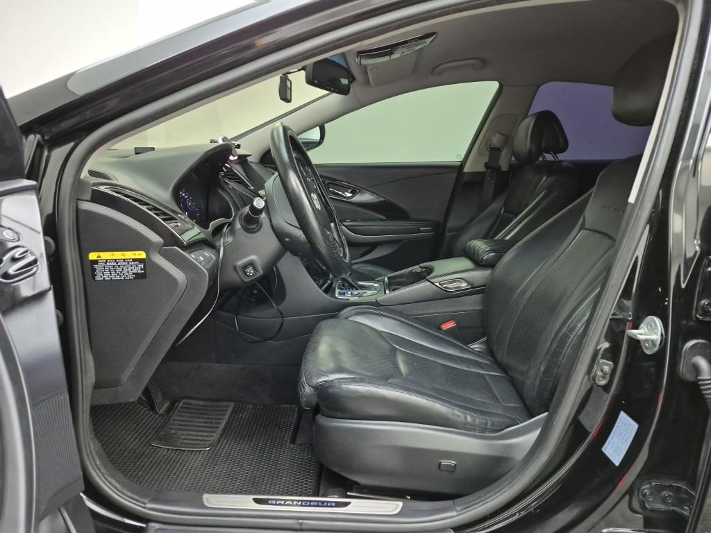 HYUNDAI Grandeur - Vista 11