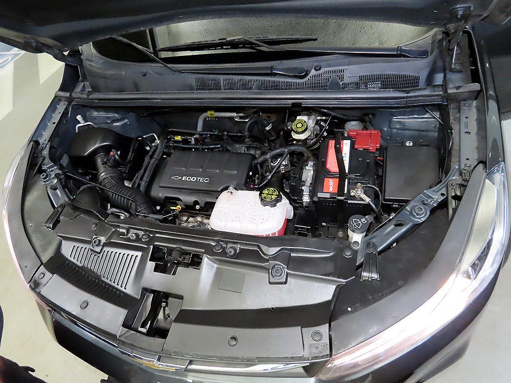 Chevrolet Trax 2018 Gris - Importación desde Corea - HF Imports Iquique - Foto 17