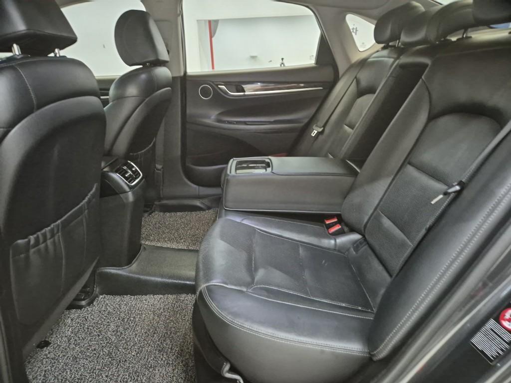 HYUNDAI Grandeur - Vista 12