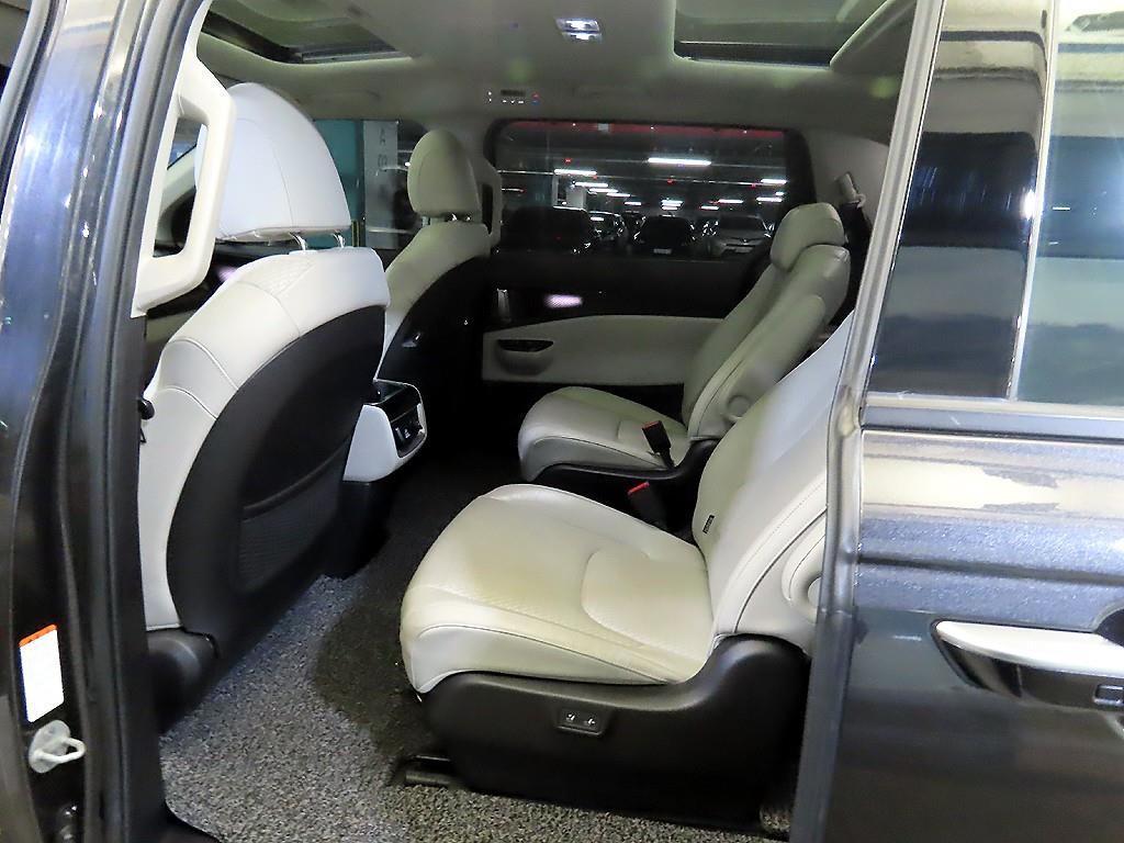 KIA Carnival - Vista 7