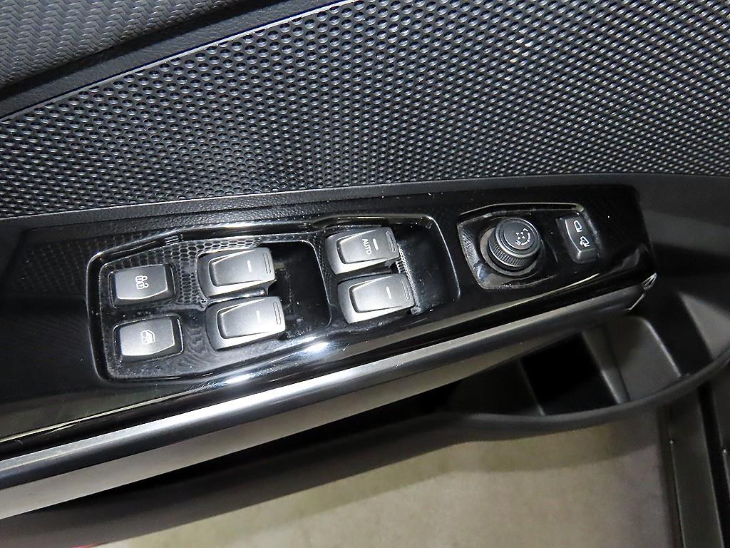 Ssangyong Tivoli 2022 Blanco - Importación desde Corea - HF Imports Iquique - Foto 13