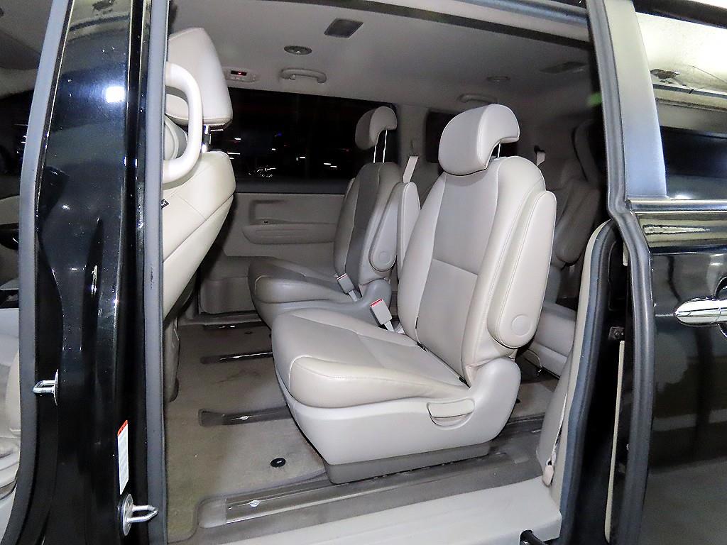 KIA Carnival - Vista 7