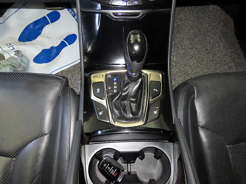 HYUNDAI Grandeur - Vista 12