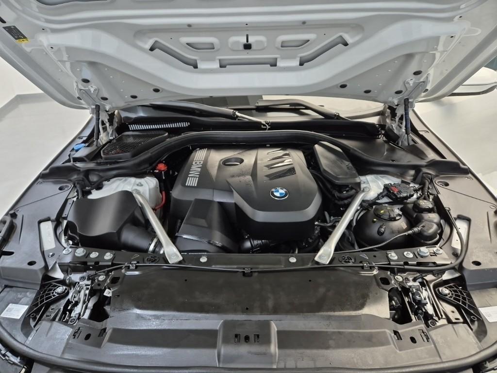 BMW 5 Series - Vista 5