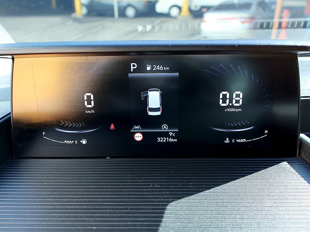 HYUNDAI Staria - Vista 11