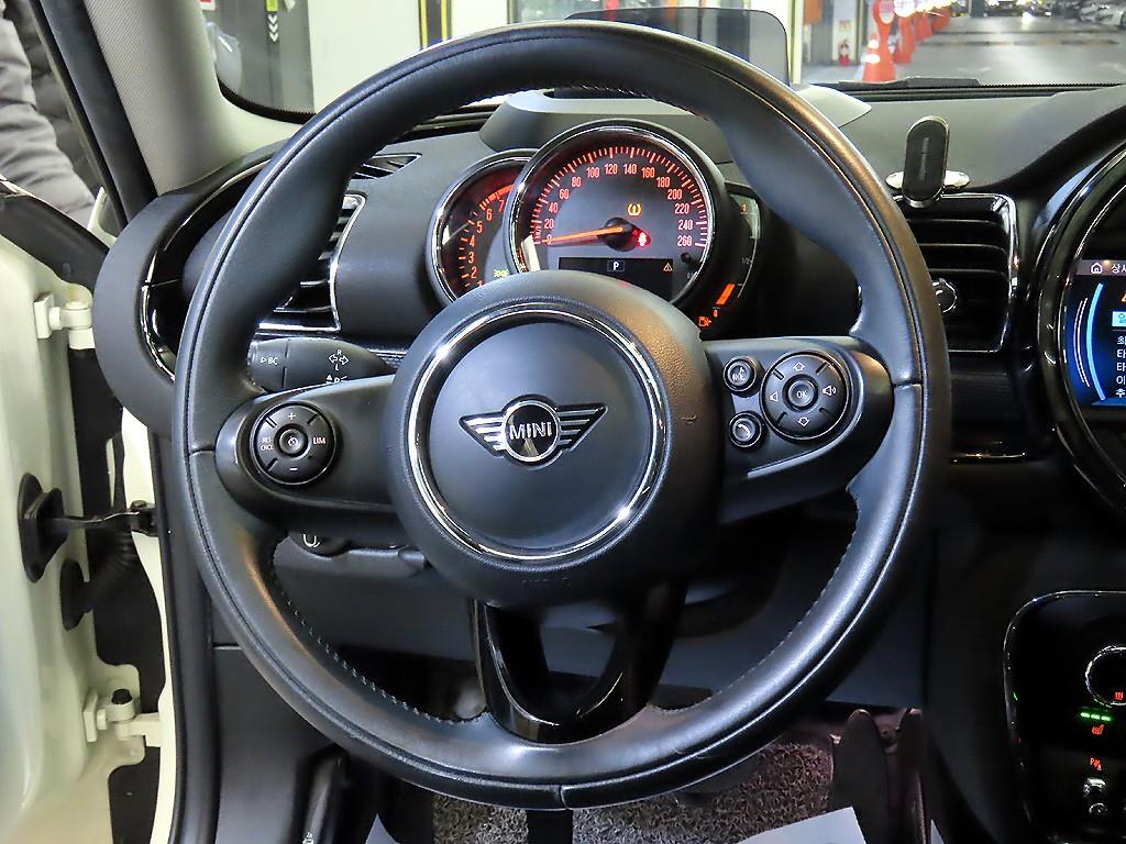 Mini Clubman - Vista 8