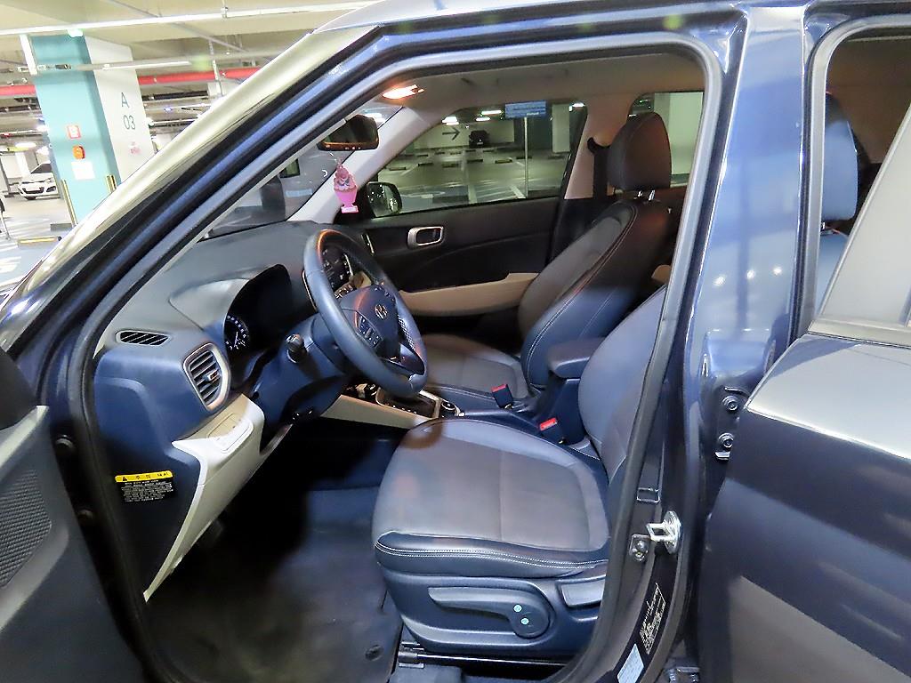 HYUNDAI Venue - Vista 6