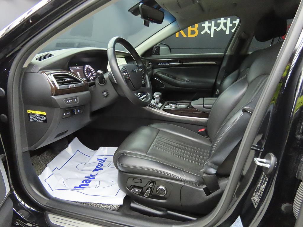 Genesis EQ900 - Vista 5