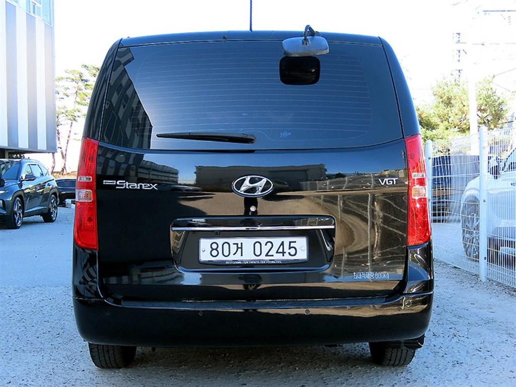 HYUNDAI Starex - Vista 4