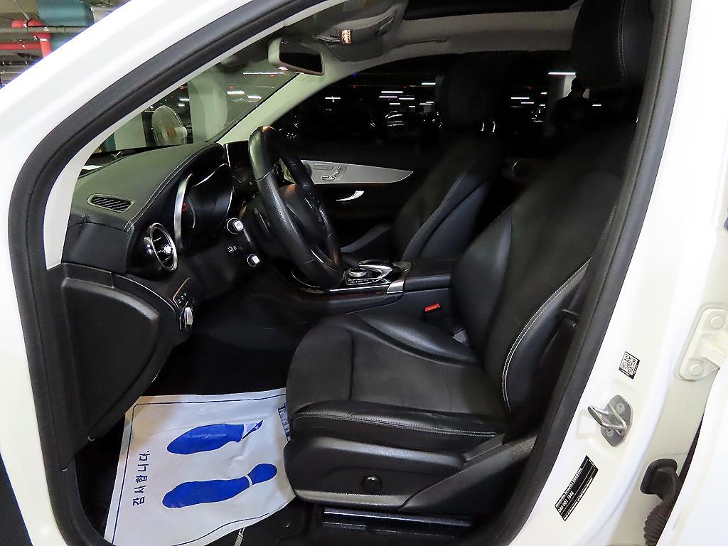 Mercedes Benz GLC Class - Vista 6