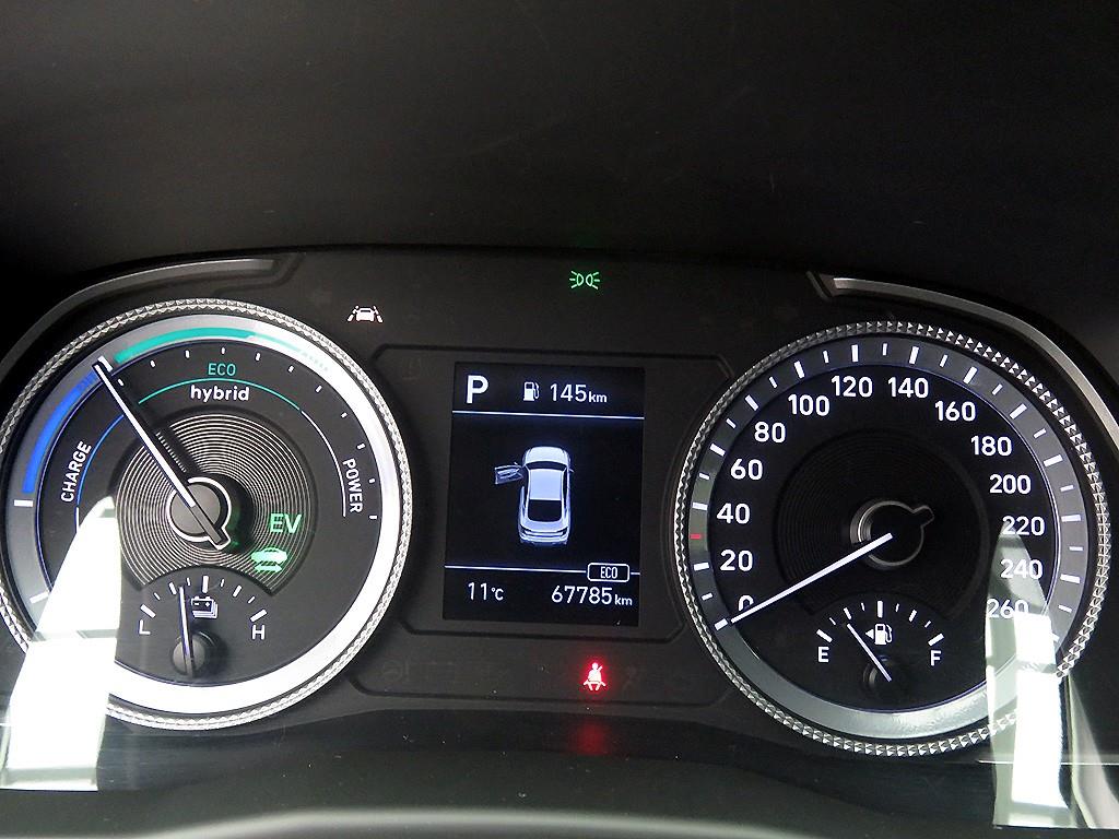 HYUNDAI Sonata - Vista 12