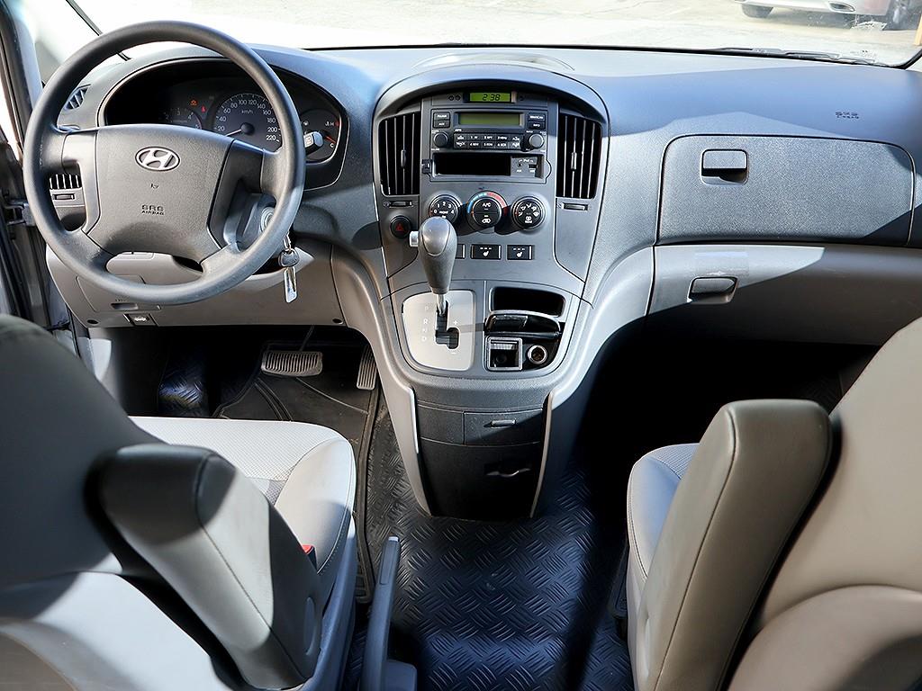 HYUNDAI Starex - Vista 9