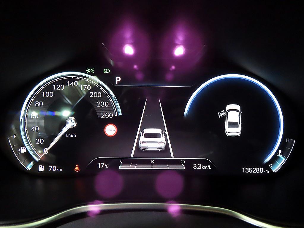 Genesis G80 - Vista 9