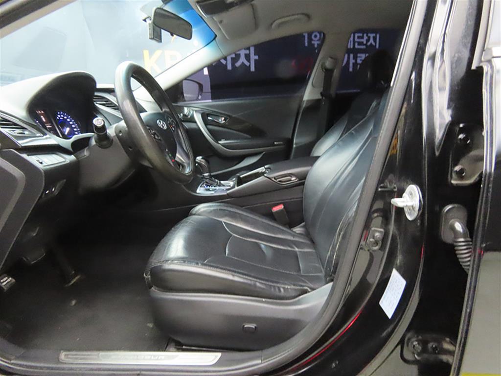 HYUNDAI Grandeur - Vista 5