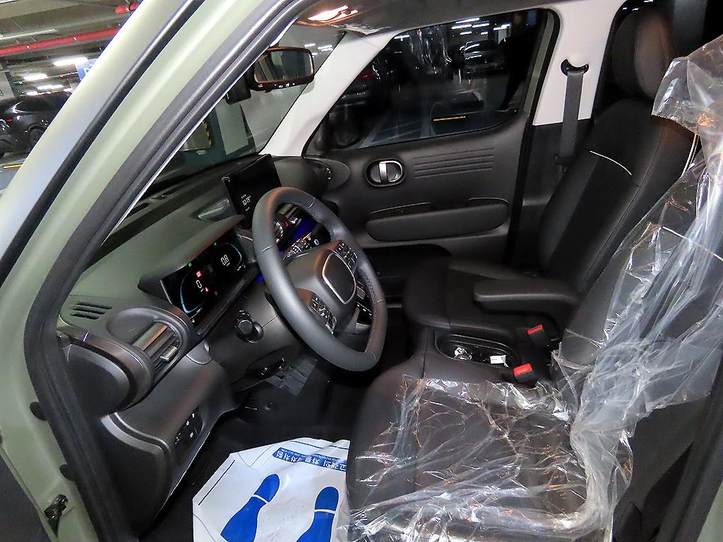 HYUNDAI Casper - Vista 6