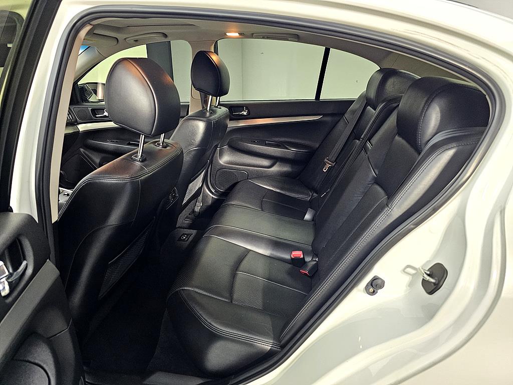 Infiniti G - Vista 9