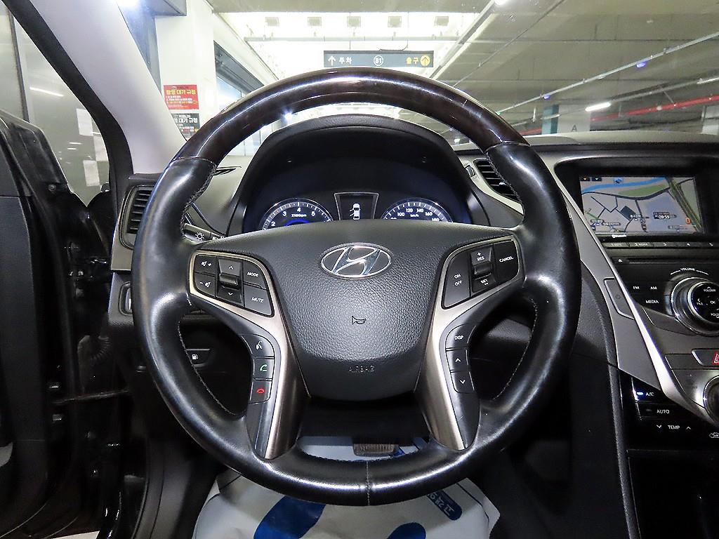 HYUNDAI Grandeur - Vista 8