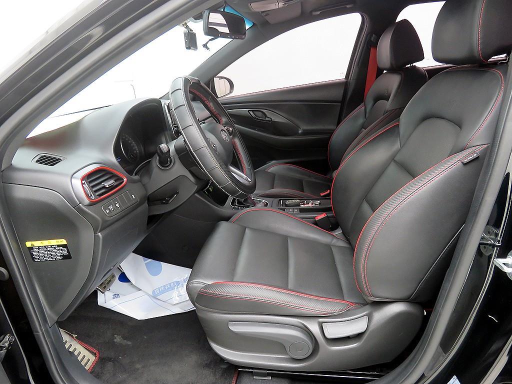 HYUNDAI i30 - Vista 6