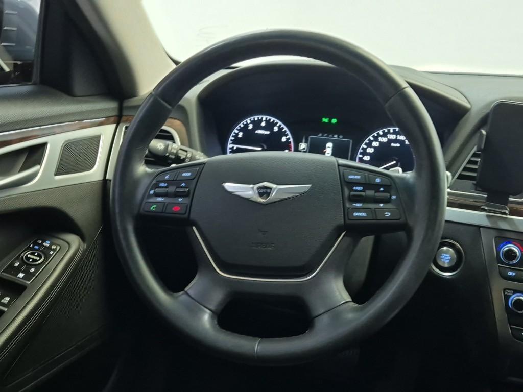 HYUNDAI Genesis - Vista 9