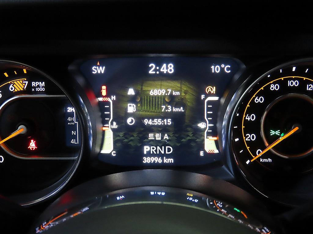 Jeep Wrangler - Vista 9