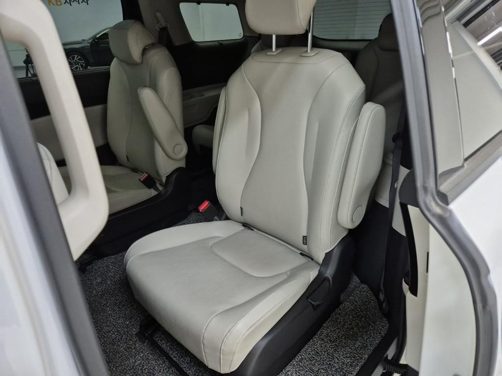 KIA Carnival - Vista 10