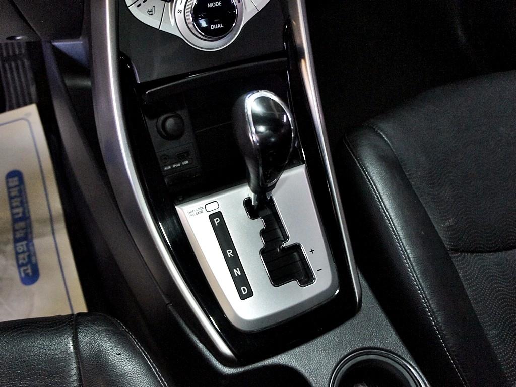 HYUNDAI Avante 2012 Blanco - Importación desde Corea - HF Imports Iquique - Foto 11