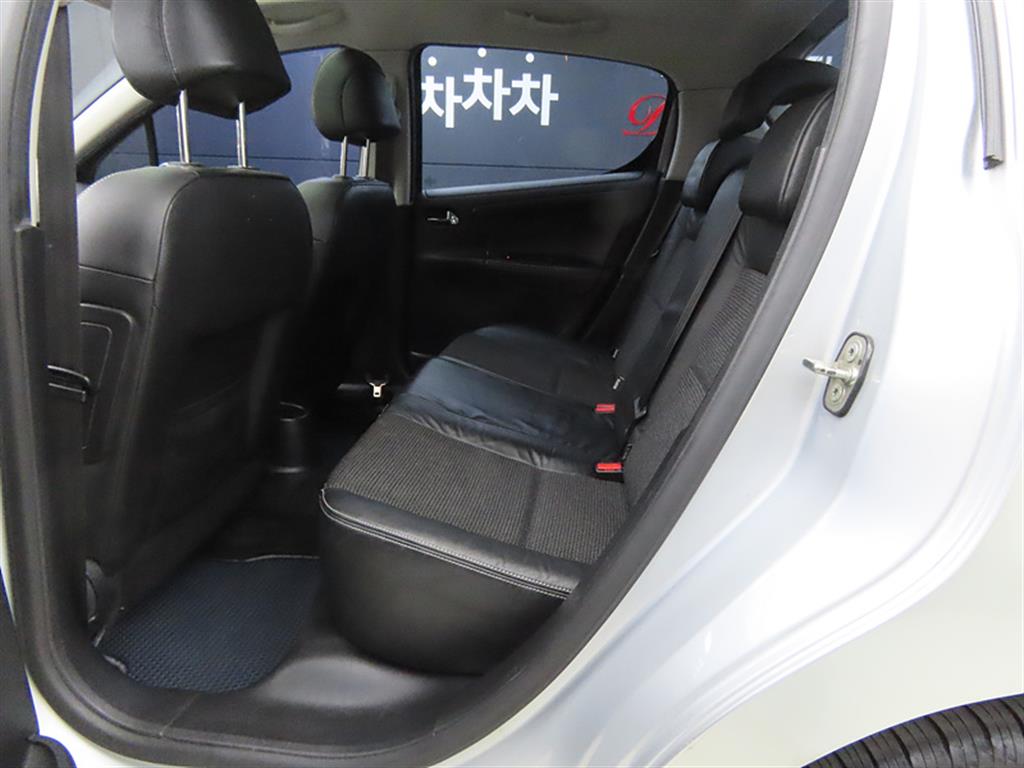 Peugeot 207 - Vista 6