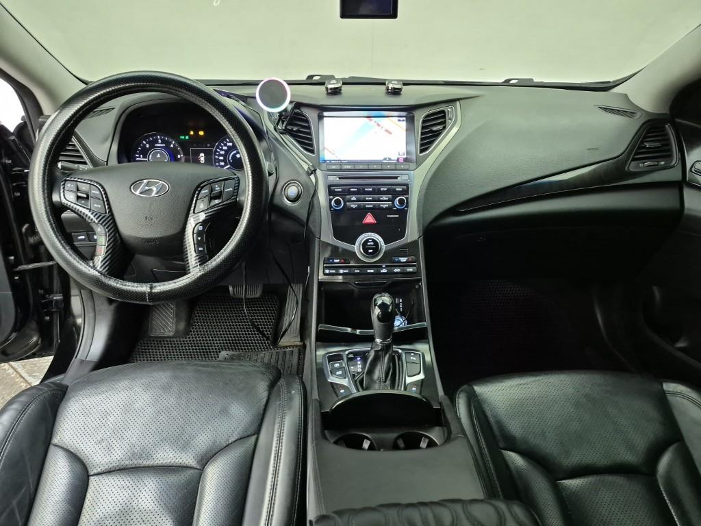 HYUNDAI Grandeur - Vista 5