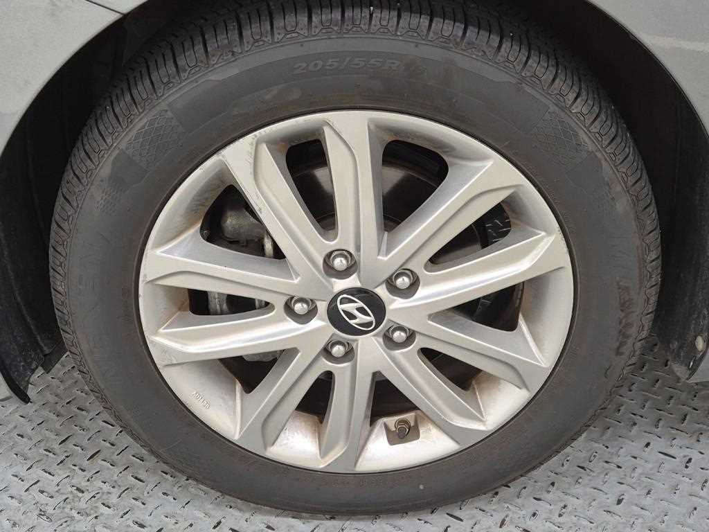 HYUNDAI Avante 2015 Gris - Importación desde Corea - HF Imports Iquique - Foto 19