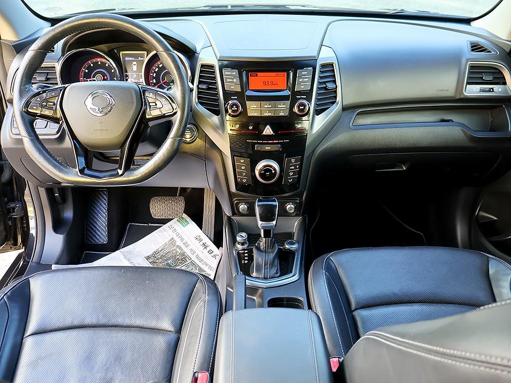 Ssangyong Tivoli - Vista 9