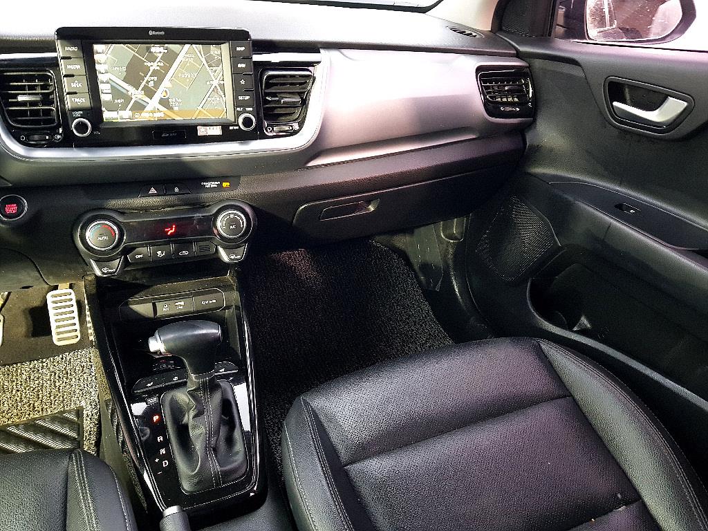 KIA Stonic - Vista 10