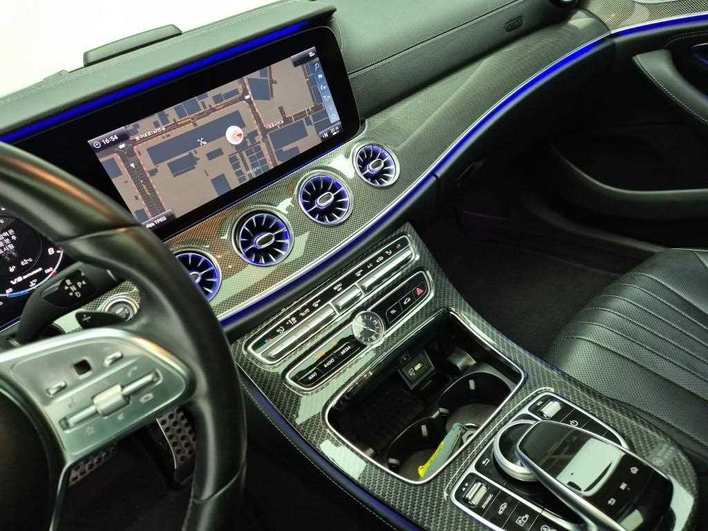 Mercedes Benz CLS Class - Vista 10