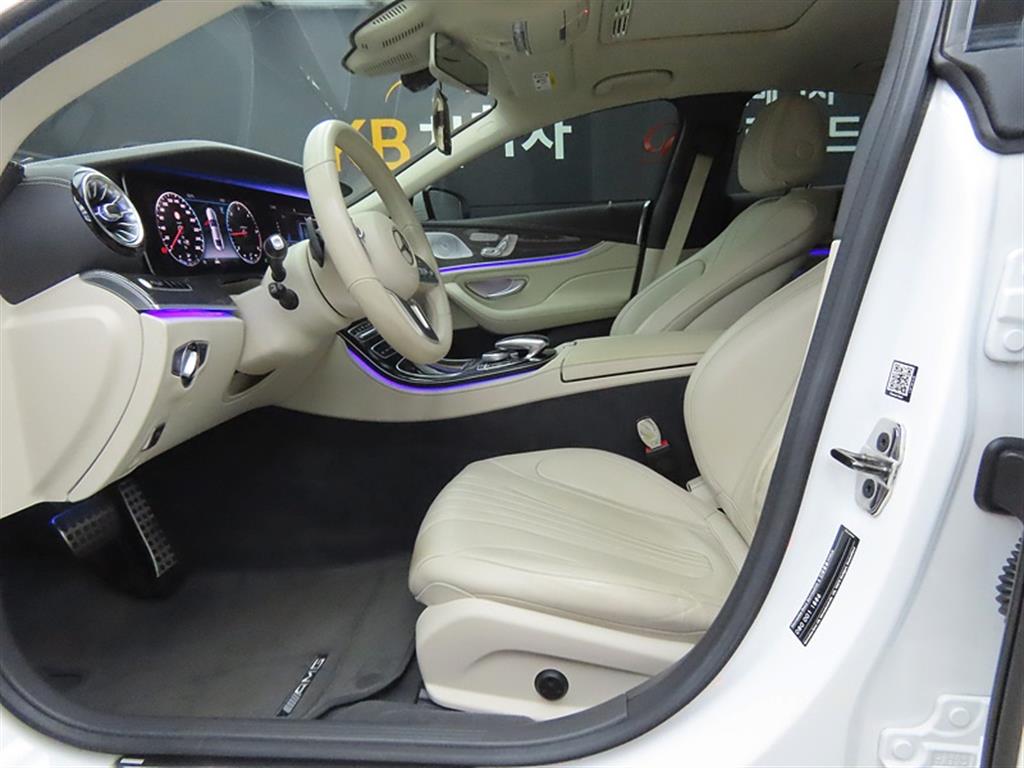 Mercedes Benz CLS Class - Vista 5