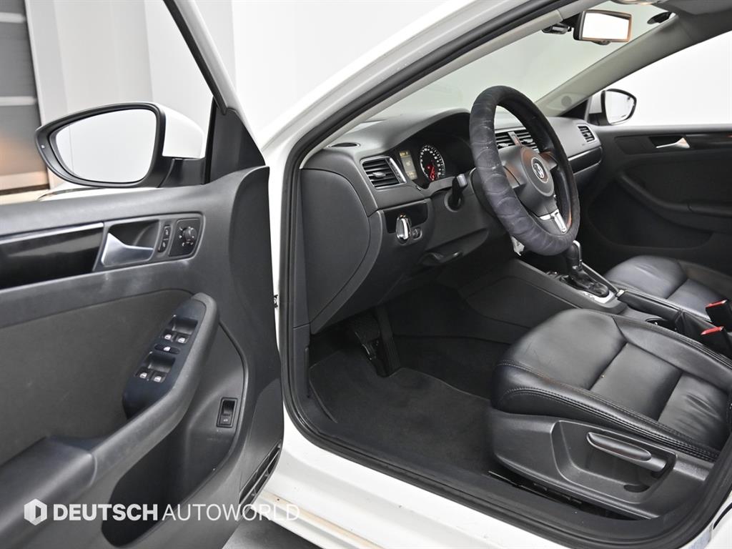 Volkswagen Jetta - Vista 11