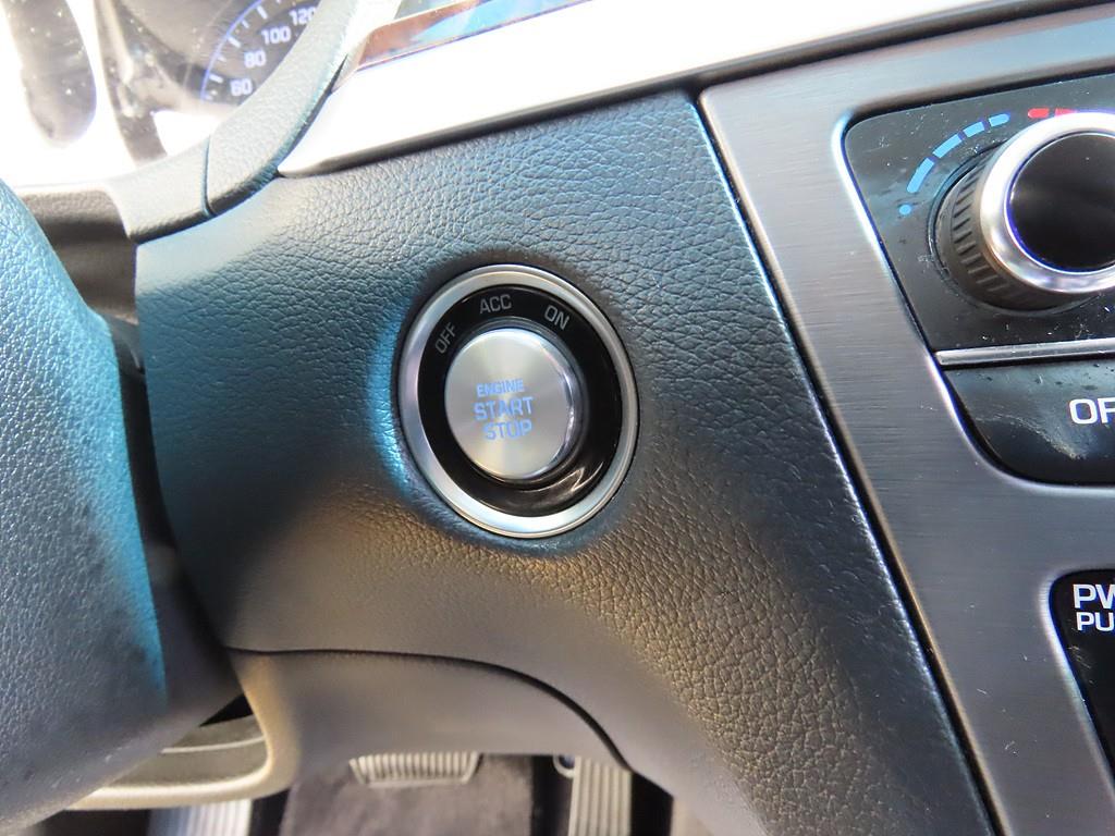 HYUNDAI Genesis - Vista 12