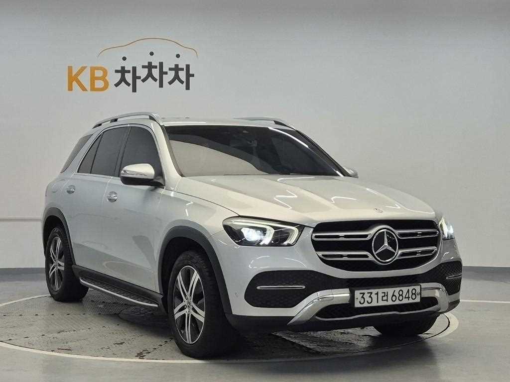 Mercedes Benz GLE Class - Vista 4